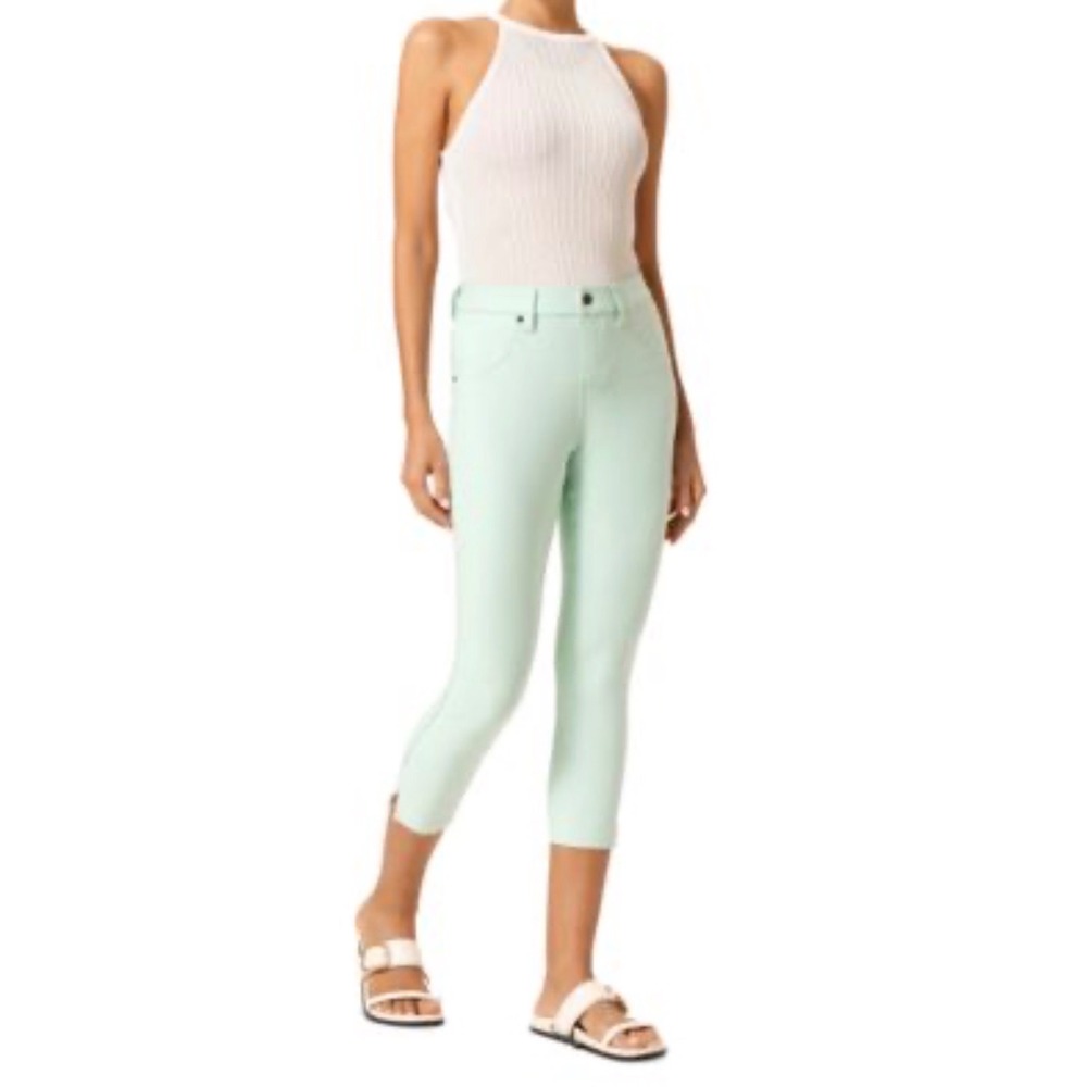 HUE Women's Mint Green Cropped Capri Pants Size Small Casual Slim Fit